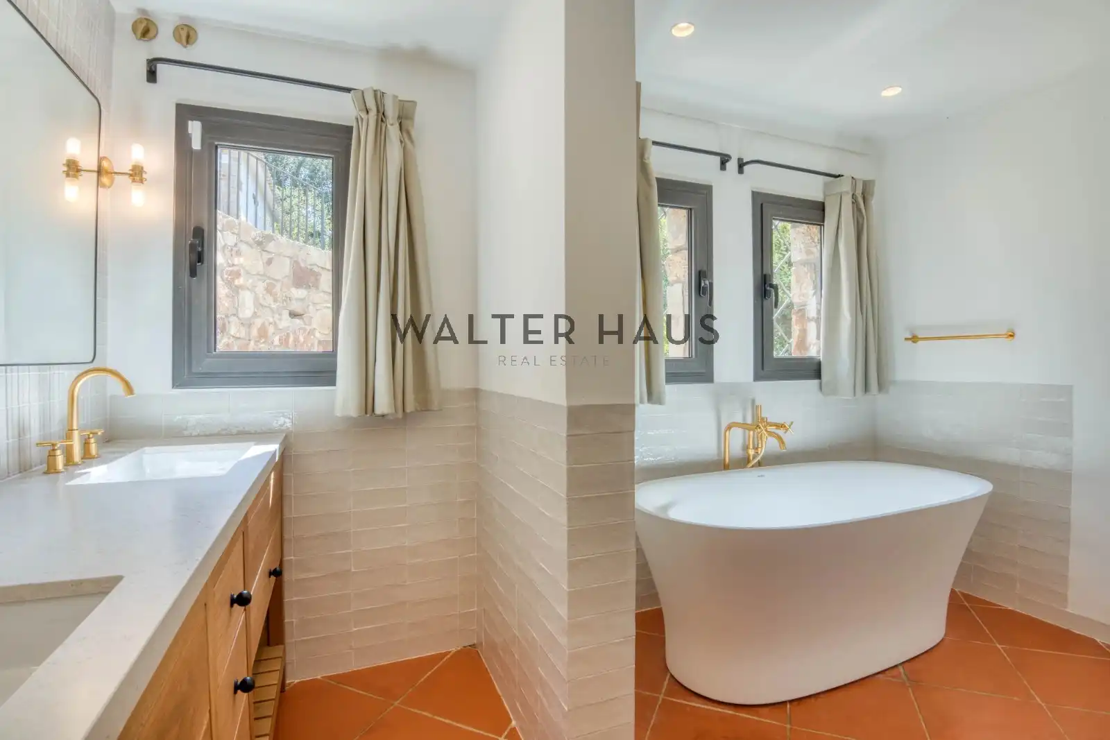 Casa amb terrassa en venda a Avinguda de Vallvanera, imagen 73