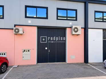 Locale commerciale in affitto a del Electrodo