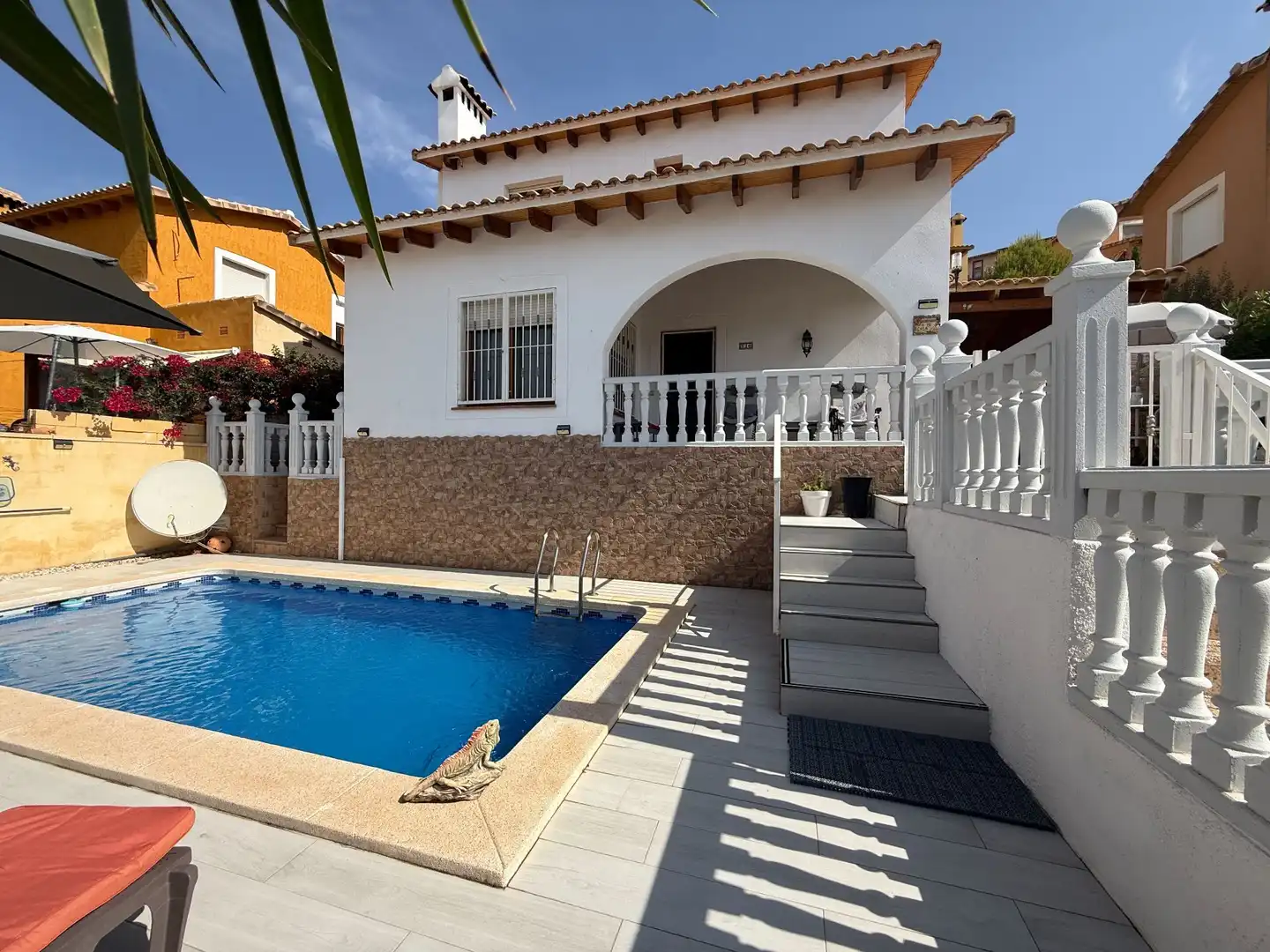 Vista exterior de Casa o chalet en venta en Relleu con Aire acondicionado, Calefacción y Jardín privado