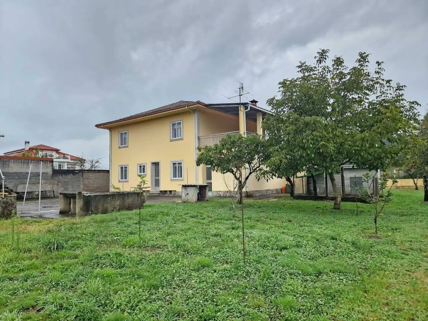 Vista exterior de Casa o xalet en venda en Ames amb Calefacció, Terrassa i Traster
