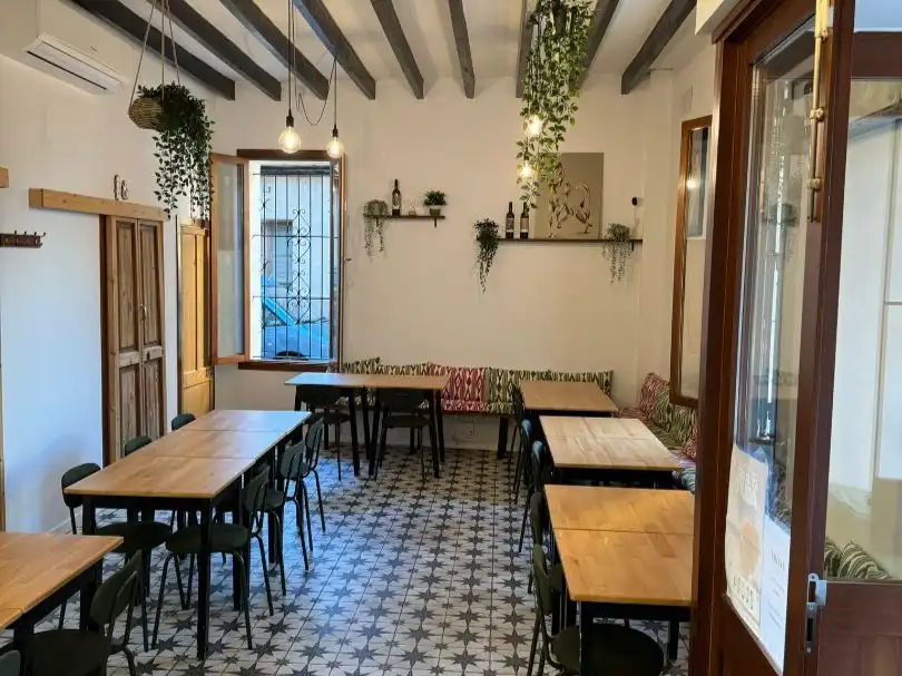 Local comercial en traspàs a CARRER DEL VENT 27, imagen 2