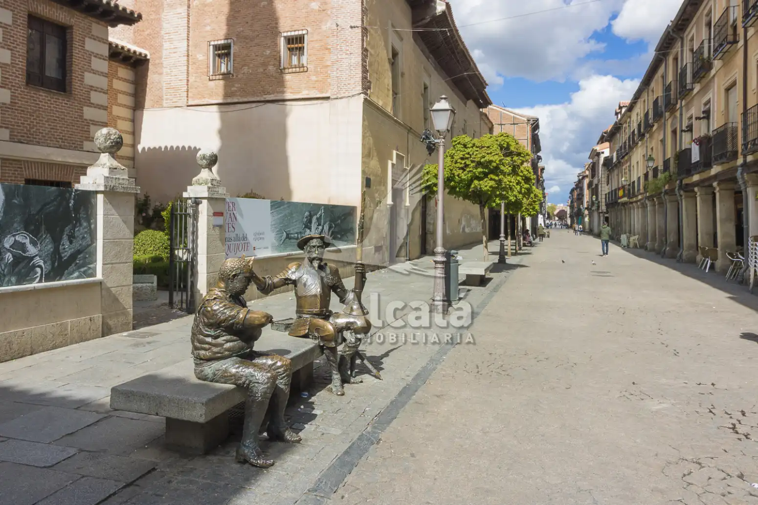Vista exterior de Pis en venda en Alcalá de Henares amb Aire condicionat, Calefacció i Moblat