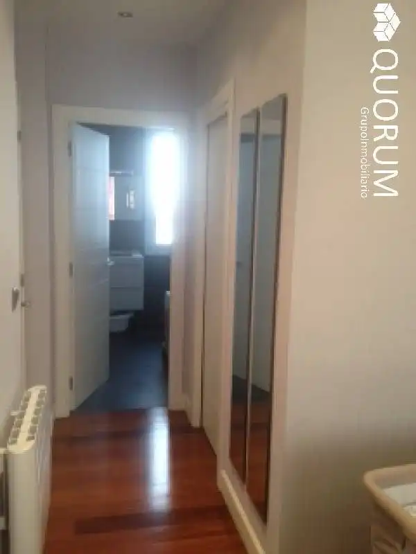 Bathroom of Flat for rent in Bilbao   with Air Conditioner, Heating and Furnished