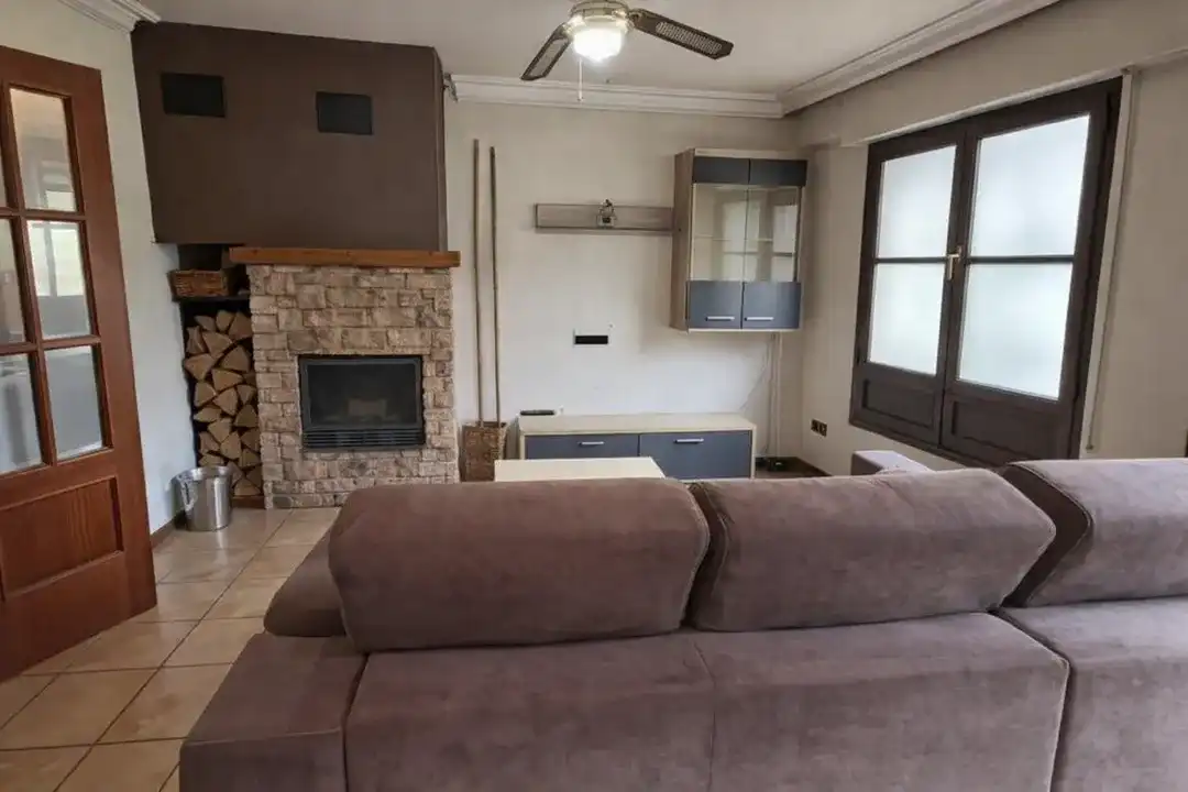 Sala de estar de Casa adosada en venta en Salvatierra / Agurain con Calefacción y Jardín privado