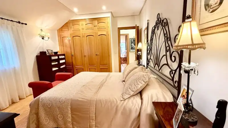 Bedroom of Houses for sale in El Espinar  with Heating, Private garden and Terrace