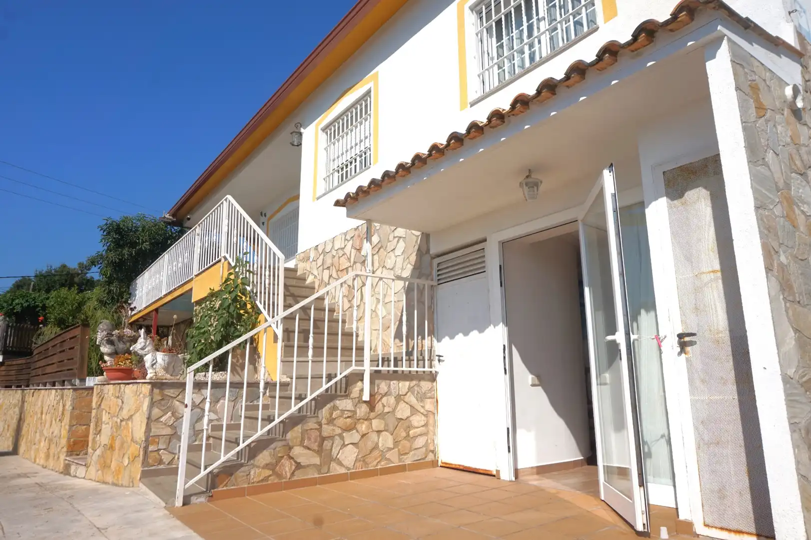Vista exterior de Casa o xalet en venda en Fogars de la Selva amb Calefacció, Jardí privat i Terrassa