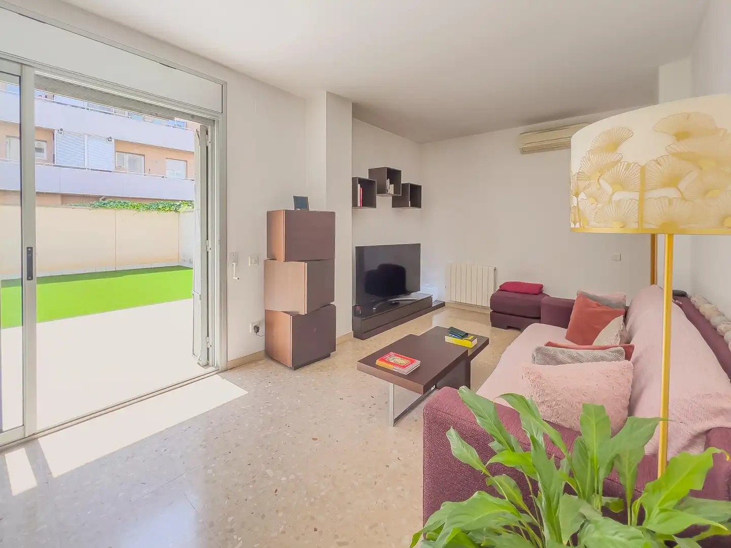 Wohnzimmer von Erdgeschoss zum Verkauf in Viladecans mit Heizung, Terrasse und Gemeinschaftspool