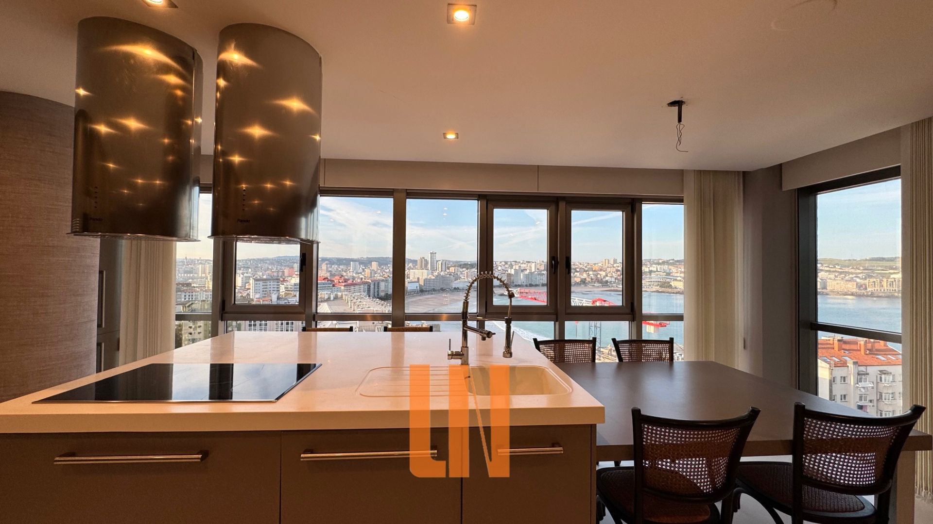 Flat to rent in A Coruña Capital   with Heating, Parquet flooring and Terrace