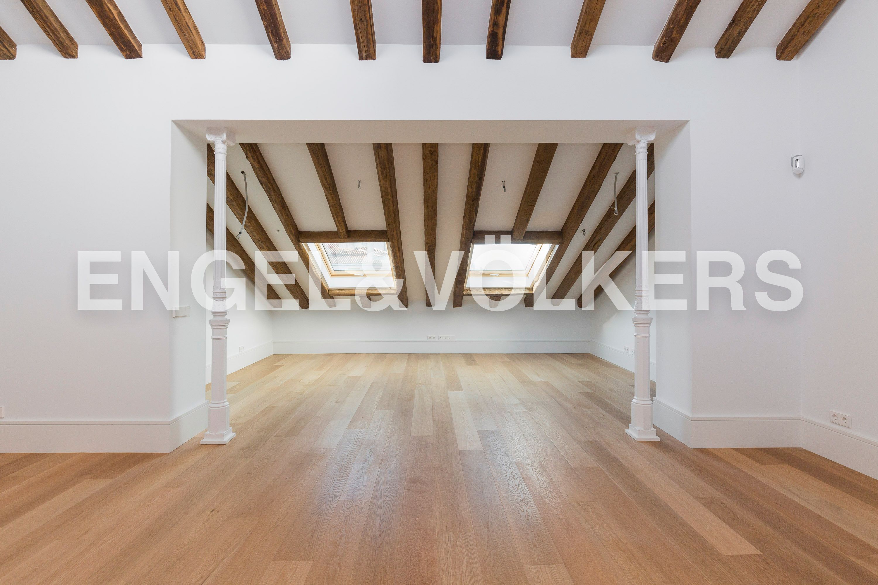 Ático de alquiler en  Madrid Capital con Aire acondicionado, Calefacción y Terraza