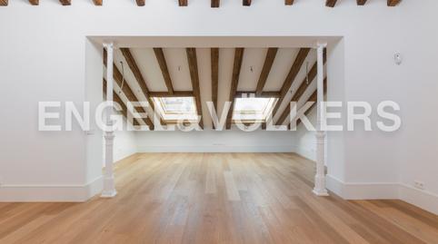 Foto 2 de Ático de alquiler en Calle de Génova 6ºe, Almagro, Madrid