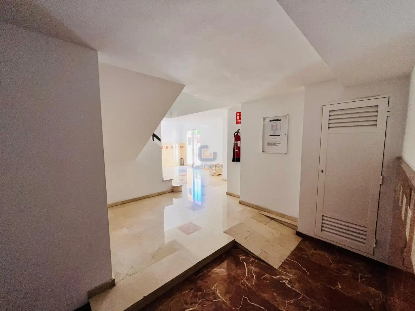 Piso en venta en Alicante / Alacant con Jardín privado, Terraza y Piscina comunitaria