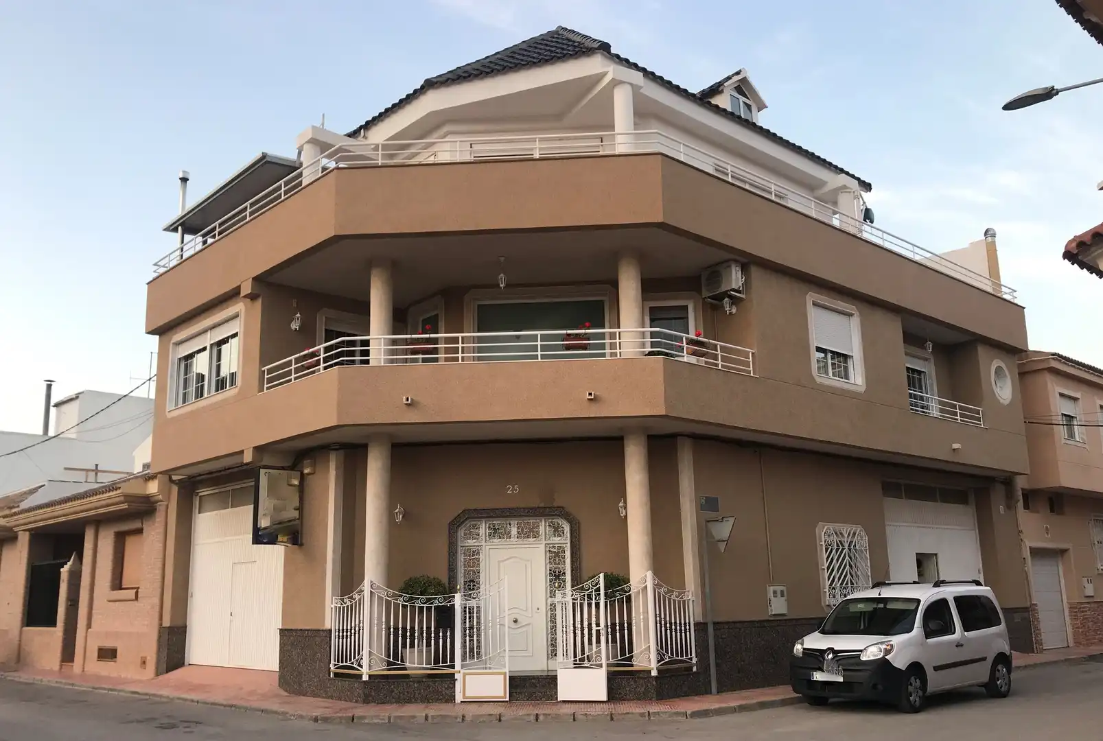 Vista exterior de Casa o chalet en venta en Callosa de Segura con Aire acondicionado, Terraza y Balcón
