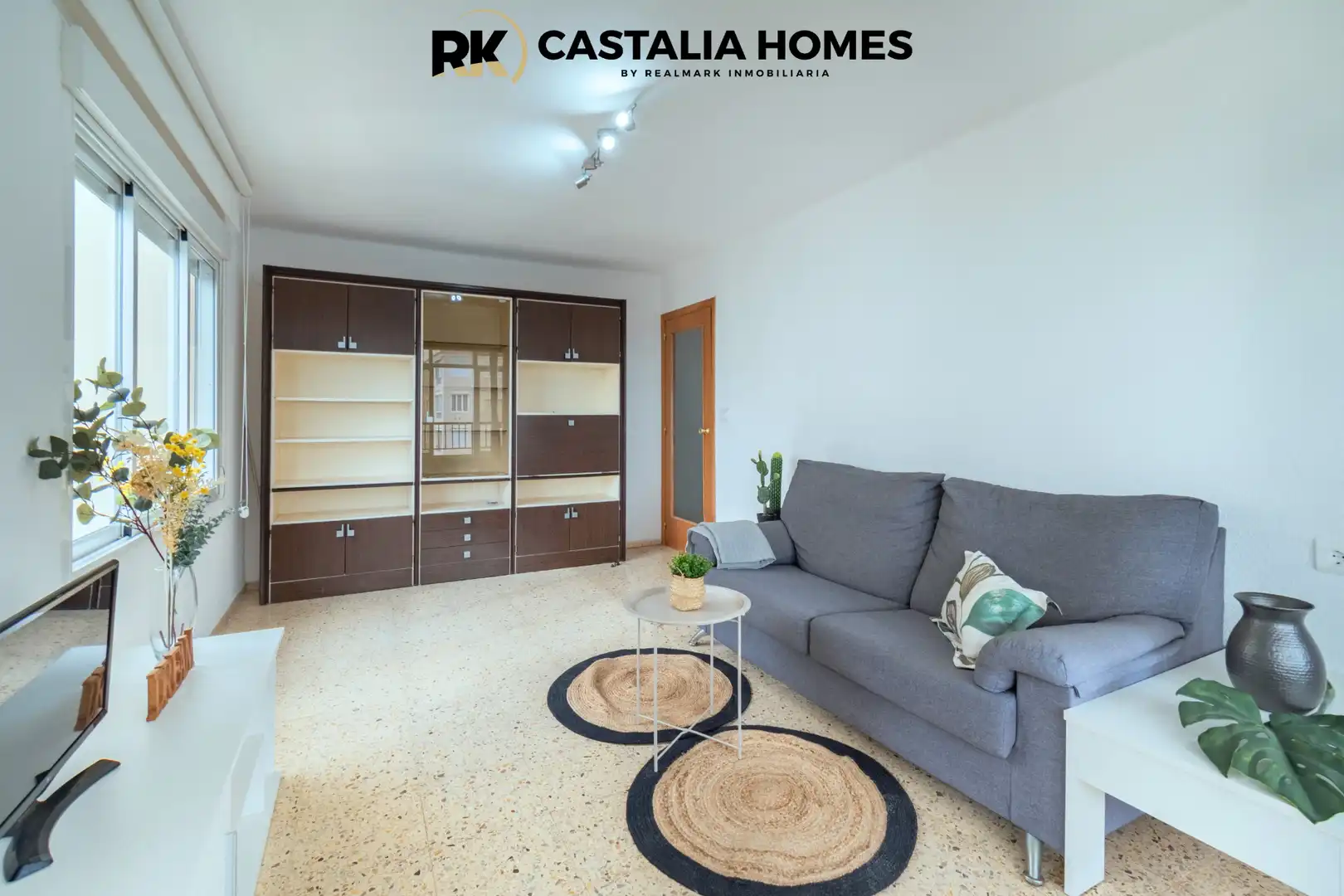 Sala de estar de Apartamento en venta en Benicasim / Benicàssim con Terraza y Piscina comunitaria