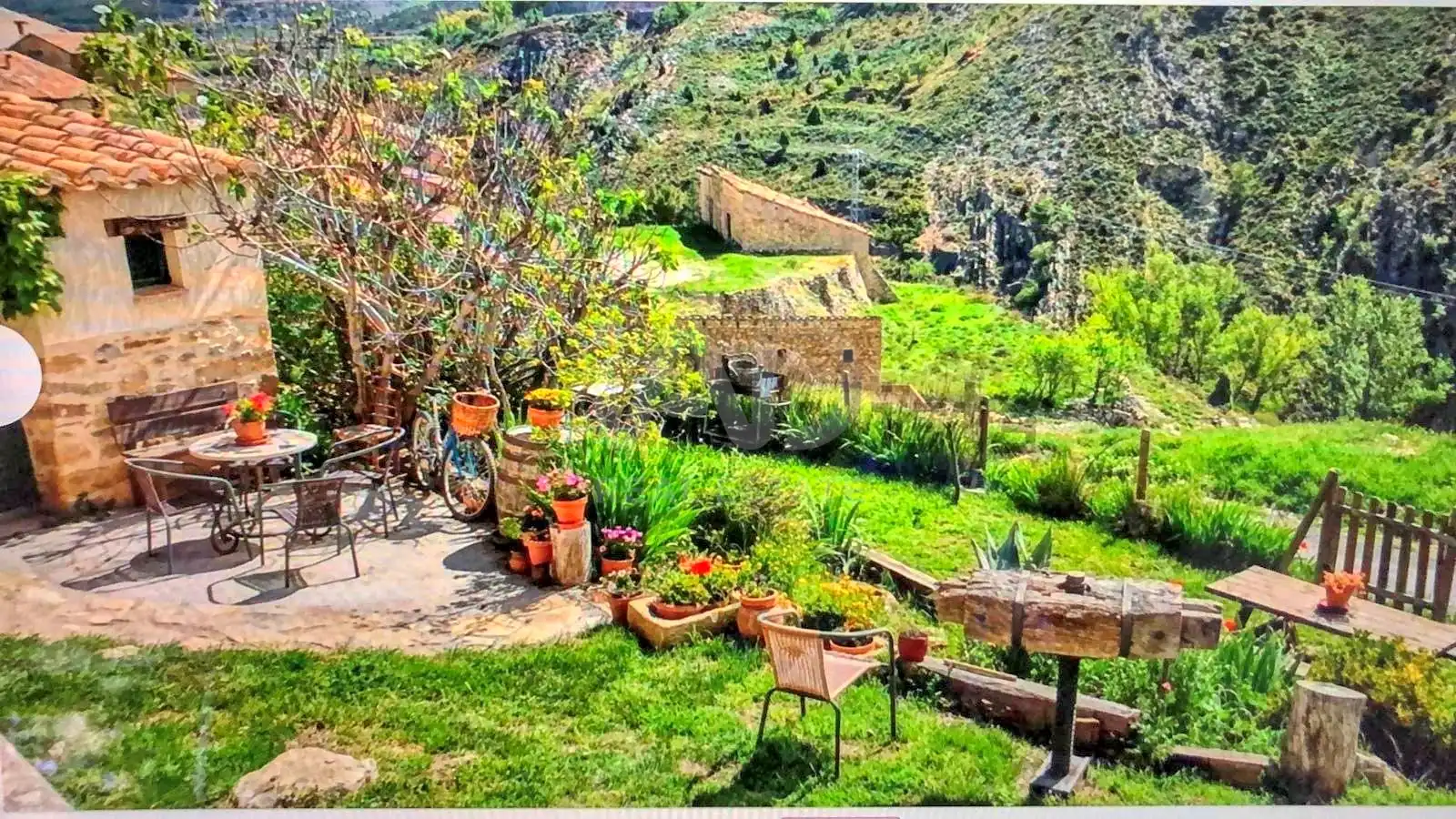 Jardí de Finca rústica en venda en Rubielos de Mora amb Calefacció i Terrassa