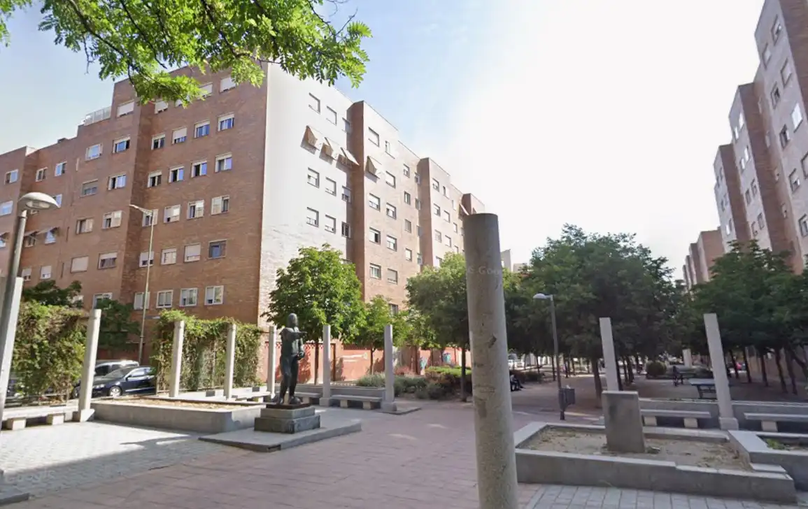 Vista exterior de Àtic en venda en Coslada amb Calefacció, Parquet i Terrassa