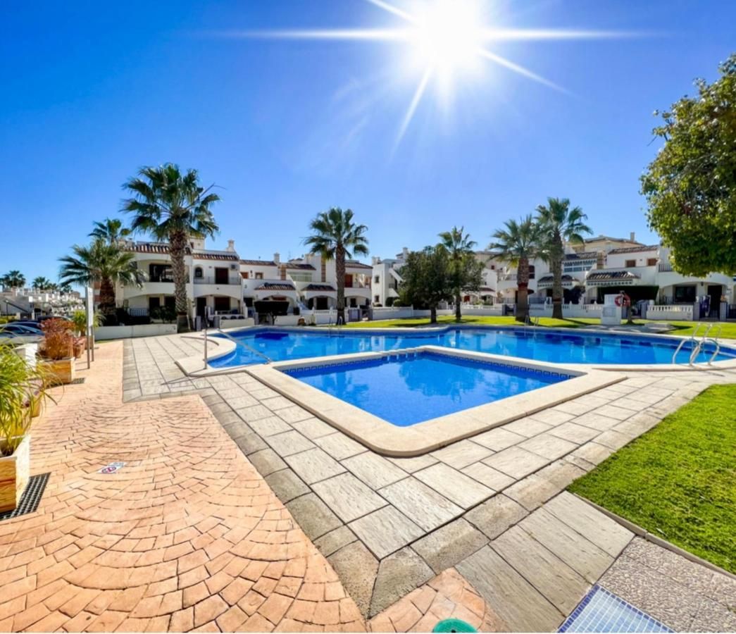 Piscina de Apartamento en venta en Orihuela con Aire acondicionado, Calefacción y Terraza