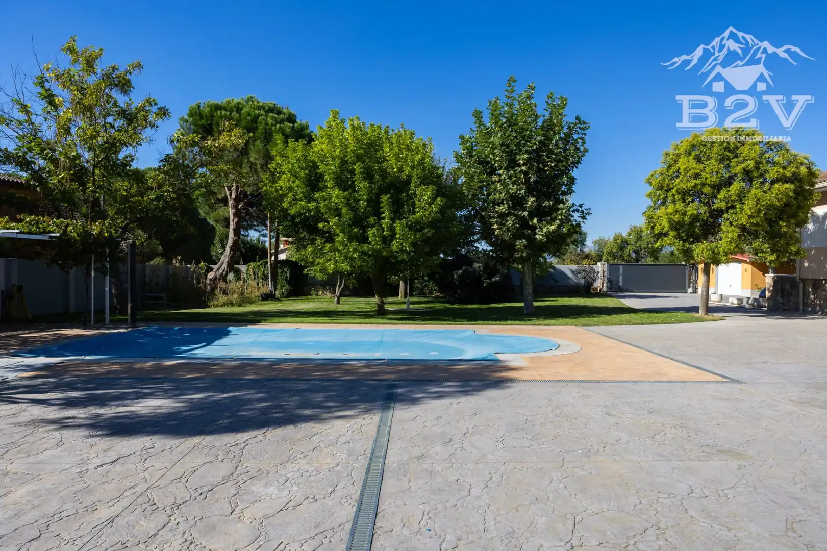 Swimming pool of Houses for sale in Navalafuente  with Air Conditioner, Heating and Private garden