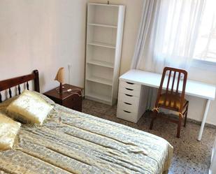 Bedroom of Flat to share in  Valencia Capital