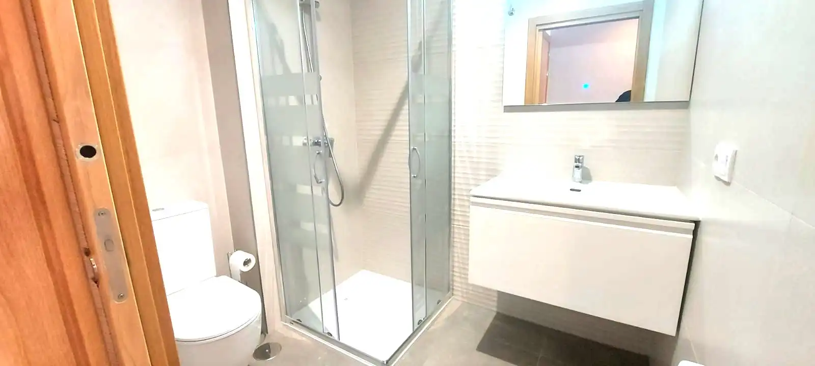 Baño de Piso de alquiler en Vigo  con Calefacción, Parquet y Trastero