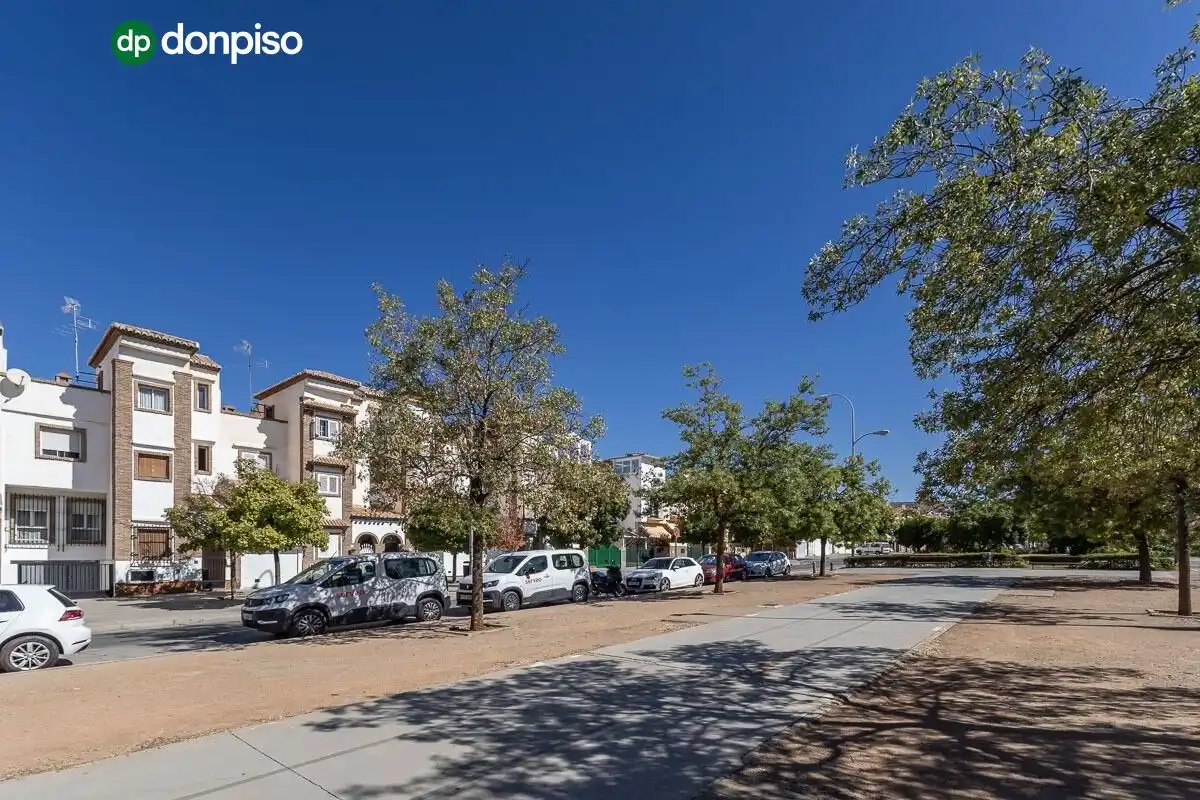 Vista exterior de Casa adosada en venta en Genil