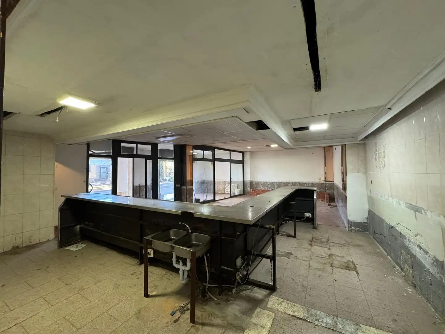 Local comercial en venta en Avenida PAISOS CATALANS 28, imagen 4