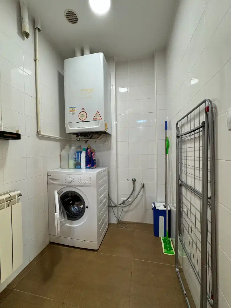 Baño de Apartamento de alquiler en Santiago de Compostela  con Calefacción, Trastero y Amueblado