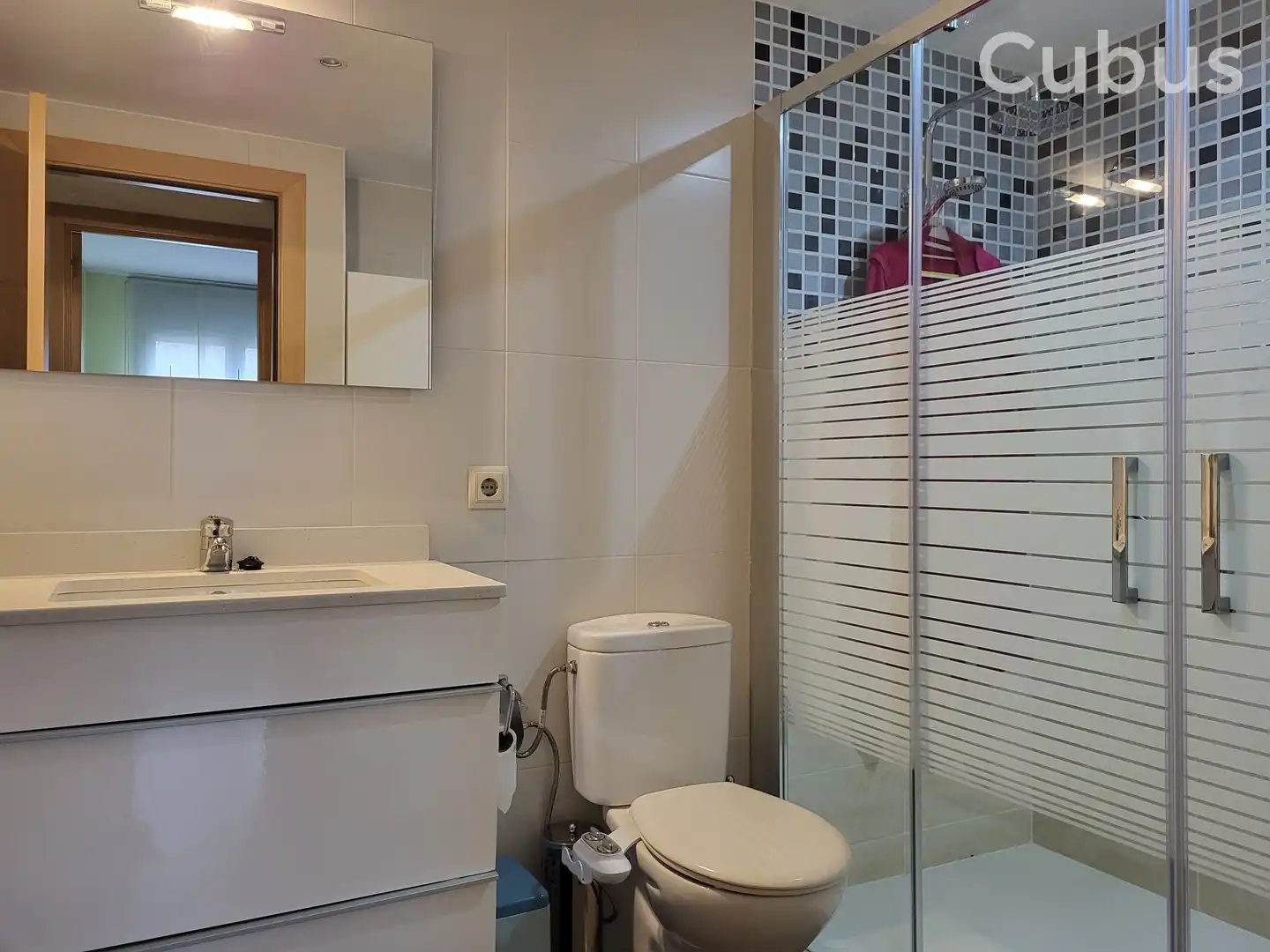 Bathroom of Flat for sale in Olot  with Air Conditioner, Heating and Balcony