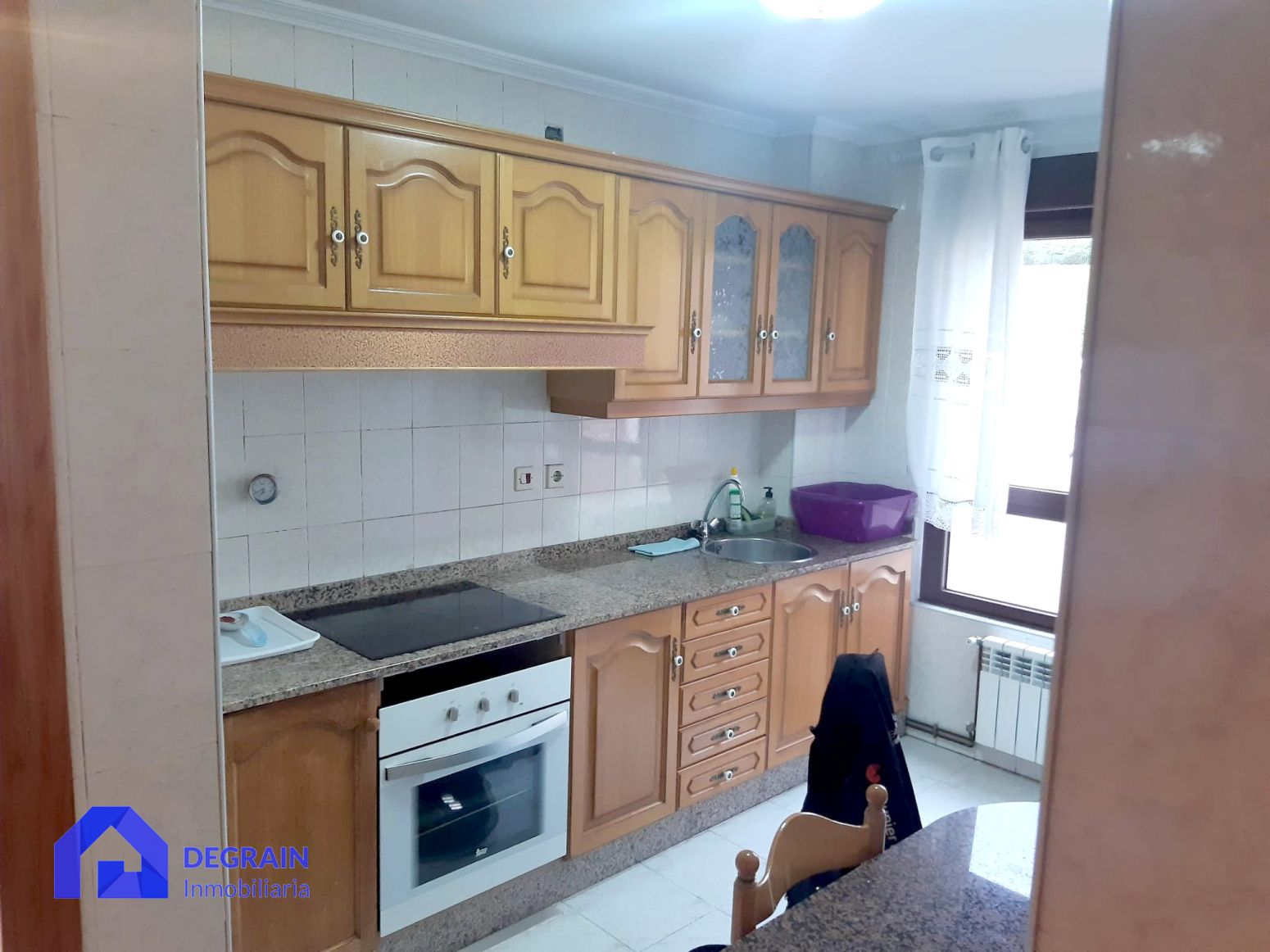 Cuina de Pis en venda en Lena amb Calefacció, Traster i Balcó