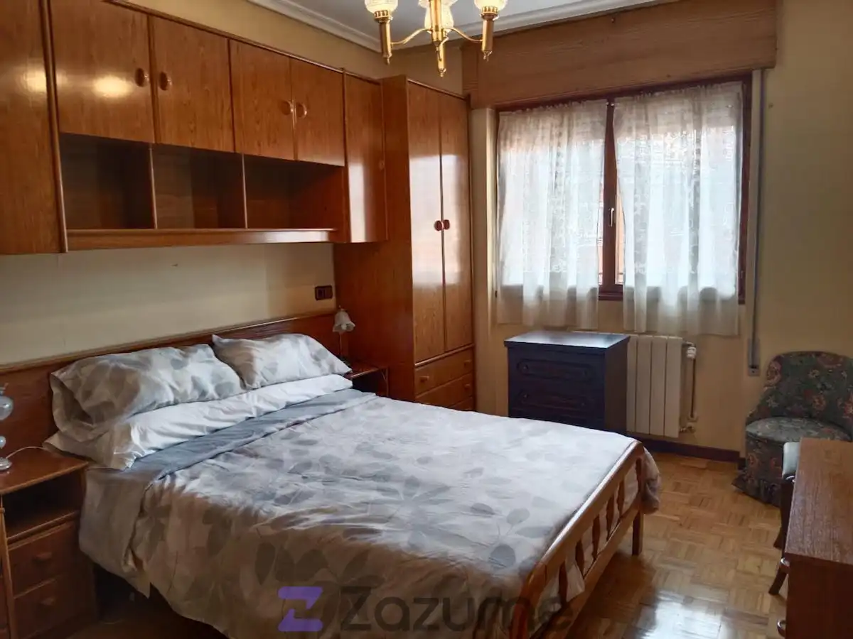 Habitación de Piso de alquiler en Siero con Aire acondicionado, Calefacción y Trastero