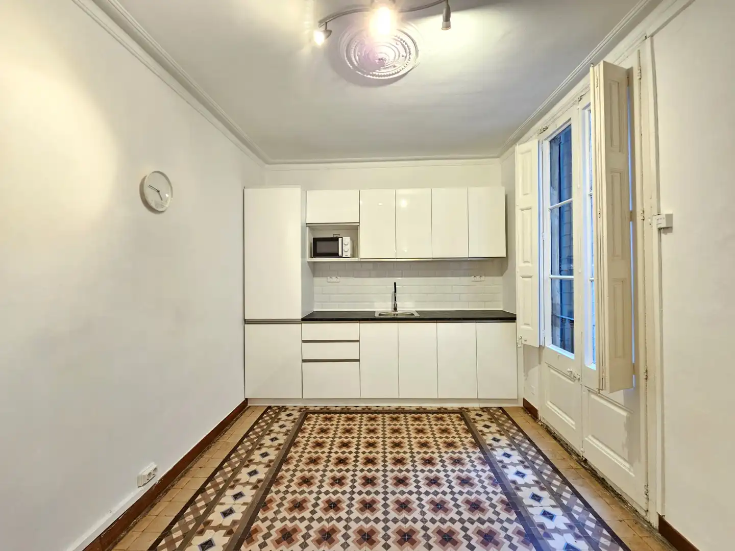 Cocina de Oficina de alquiler en Barcelona con Aire acondicionado, Calefacción y Balcón