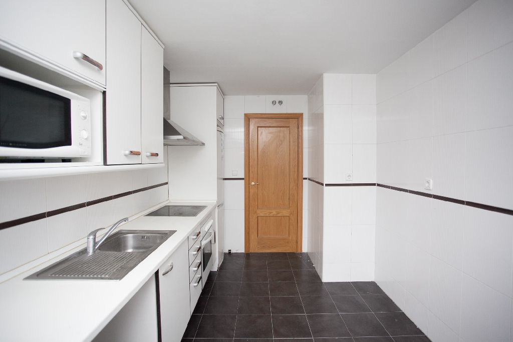 Cocina de Piso en venta en  Madrid Capital con Calefacción