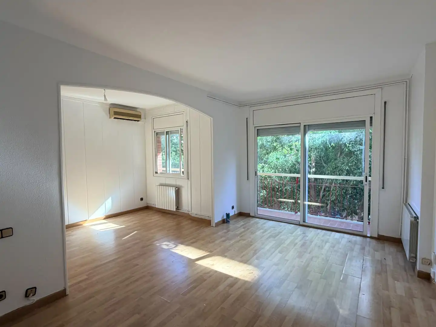 Sala de estar de Piso de alquiler en Barcelona con Calefacción, Parquet y Balcón