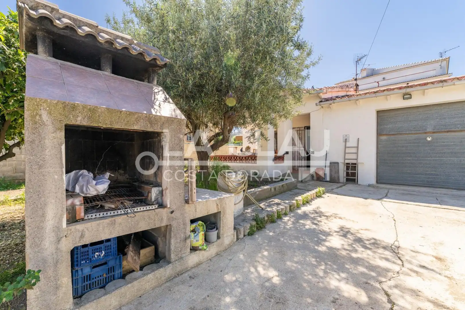 Vista exterior de Casa o xalet en venda en El Vendrell amb Calefacció, Jardí privat i Terrassa