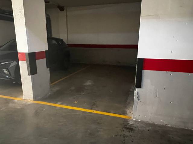 Garaje en Alquiler en Carrer de Castellterçol, 18 en Can Roca