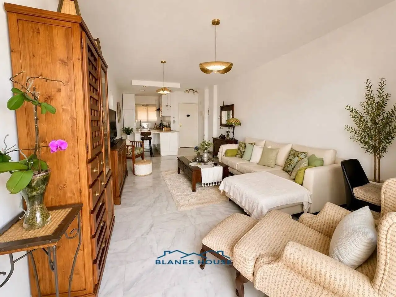 Sala de estar de Dúplex en venta en Marbella con Aire acondicionado, Calefacción y Terraza