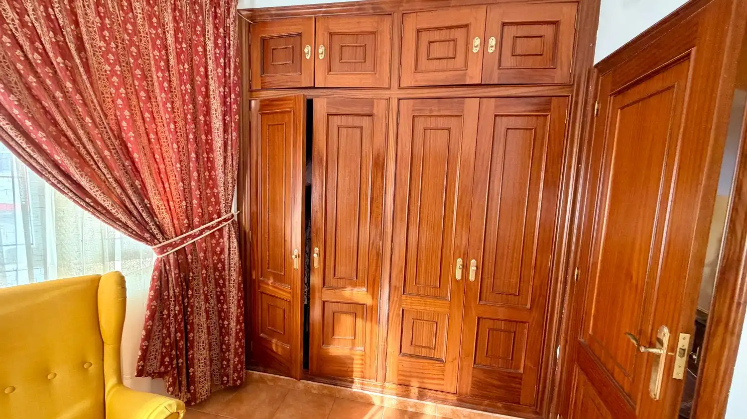 Dormitori de Casa o xalet en venda en Mugardos amb Calefacció, Terrassa i Traster