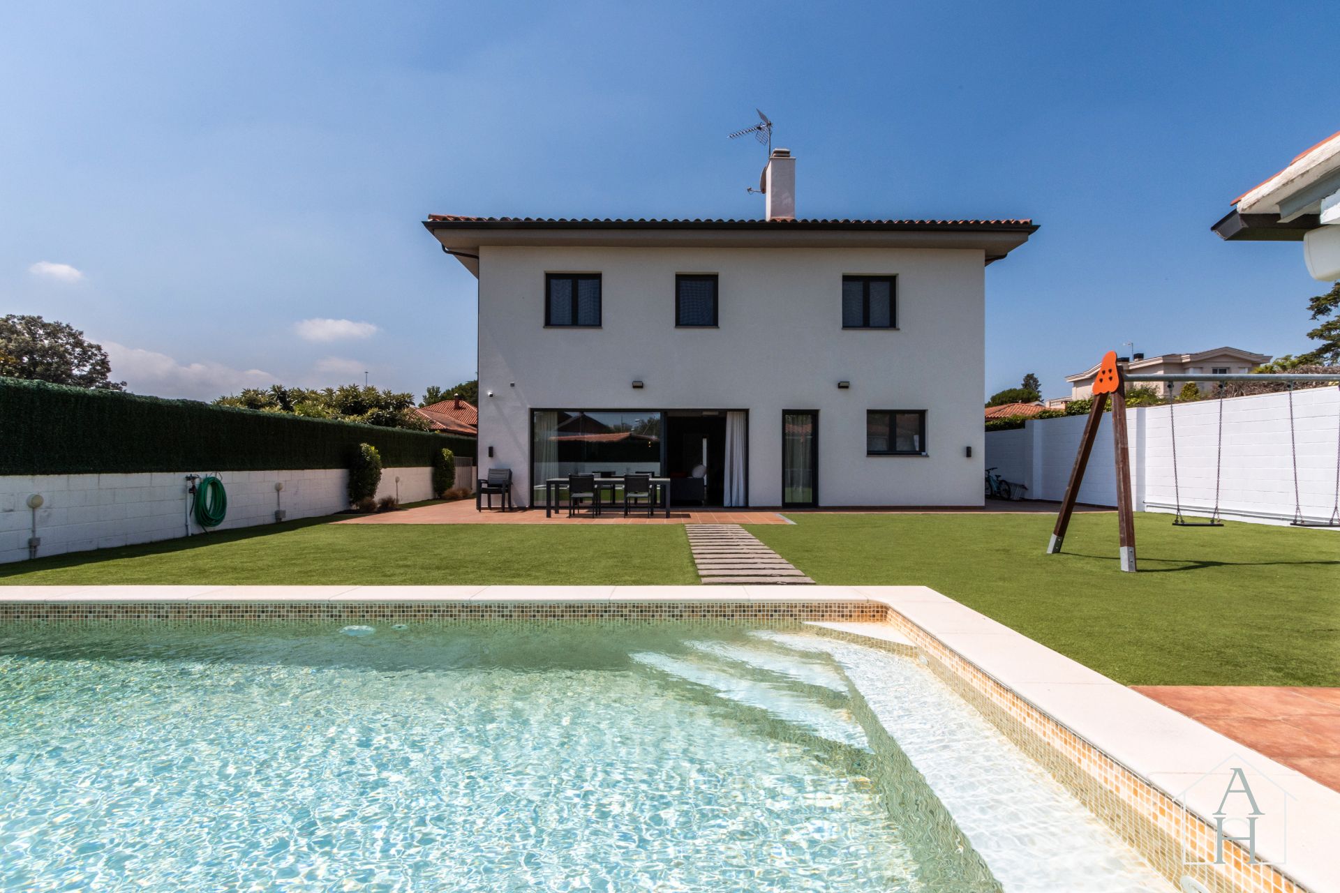 Swimming pool of House or chalet for sale in Sabadell  with Air Conditioner, Heating and Private garden