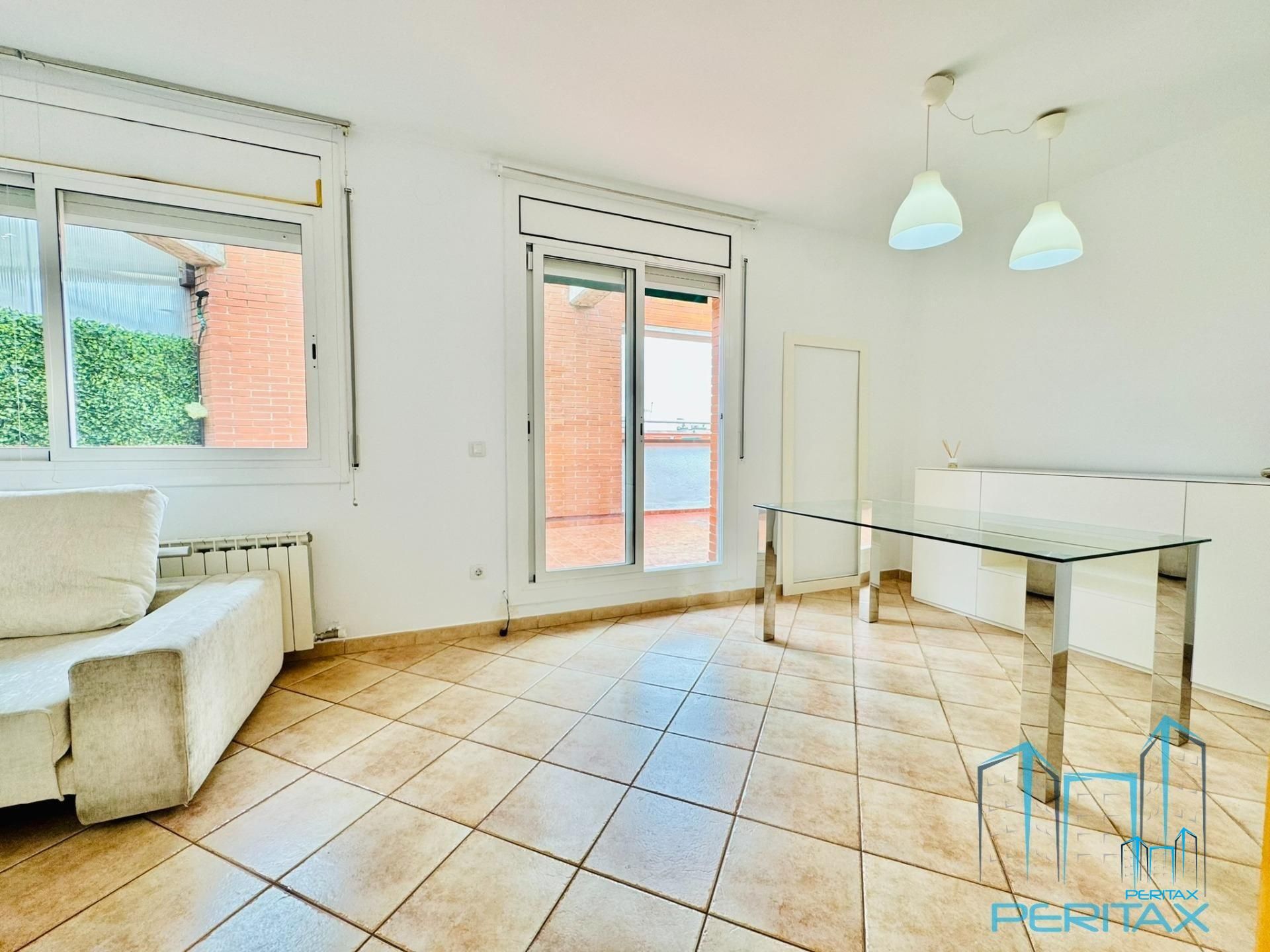 Living room of Flat for sale in Sabadell  with Air Conditioner, Heating and Terrace