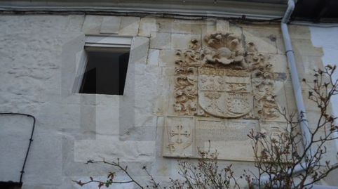 CASA DE PIEDRA EN VENTA CON ESCUDO DEL SIGLO XVII MERINDAD DE CUESTA URRIA