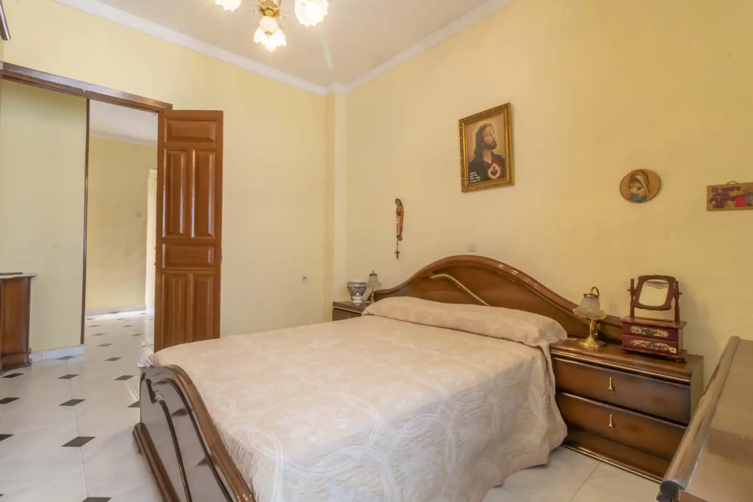 Dormitori de Casa adosada en venda en Villanueva del Río y Minas amb Aire condicionat, Terrassa i Balcó