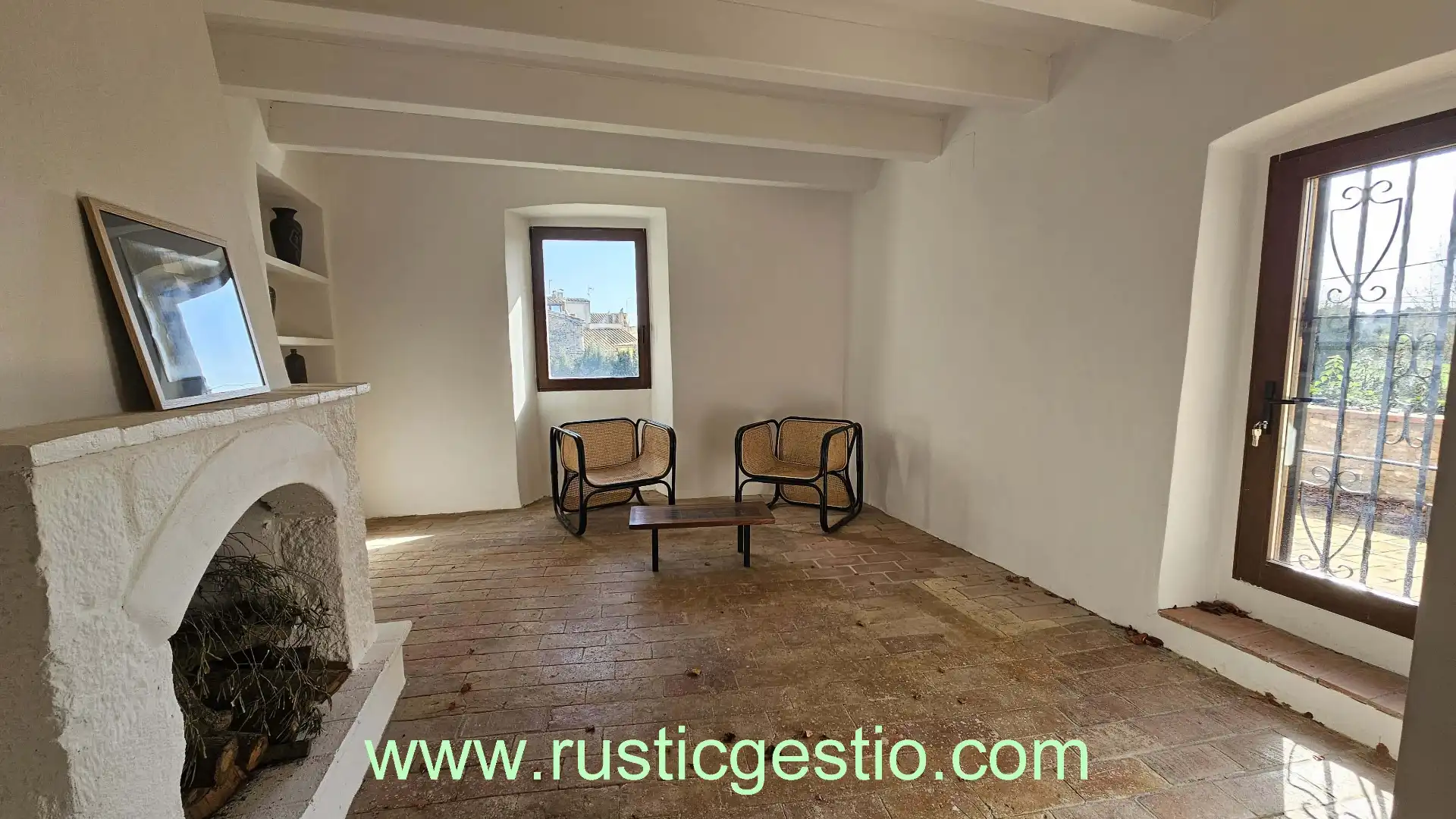 Country house zum Verkauf in Navata mit Privatgarten, Terrasse und Schwimmbad