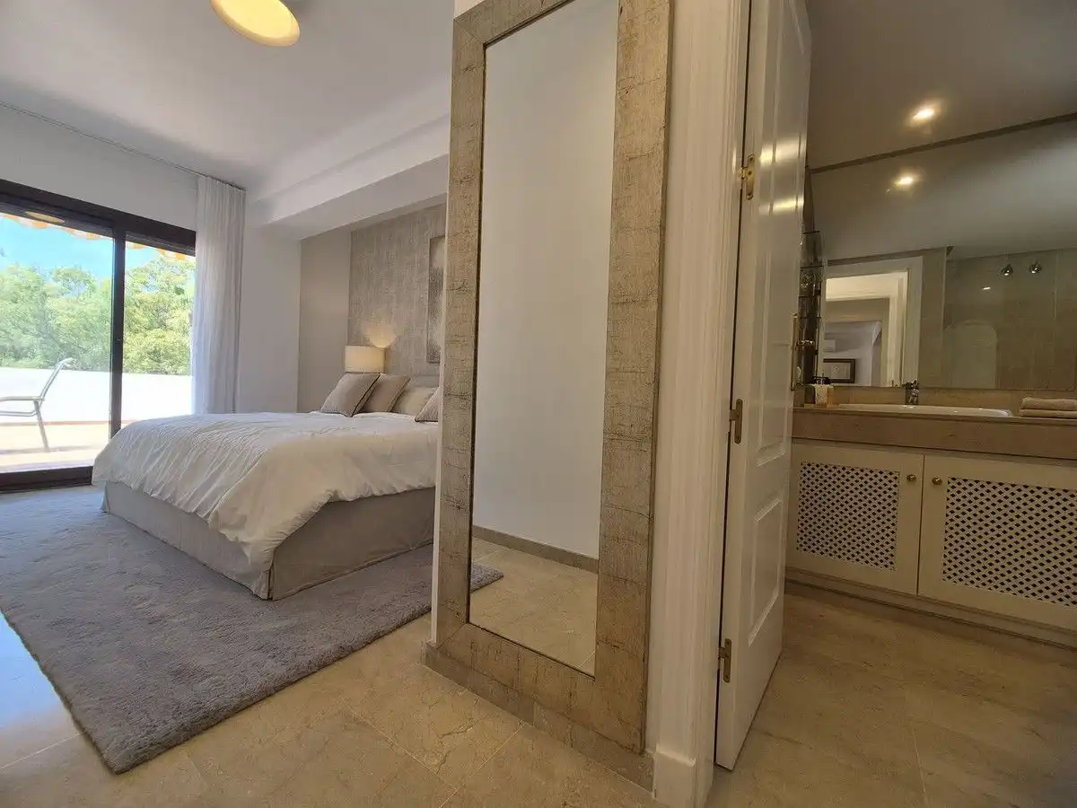 Dormitori de Apartament de lloguer en Marbella amb Aire condicionat, Calefacció i Terrassa