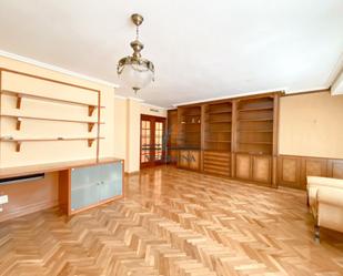 Living room of Flat for sale in  Zaragoza Capital  with Air Conditioner, Heating and Private garden