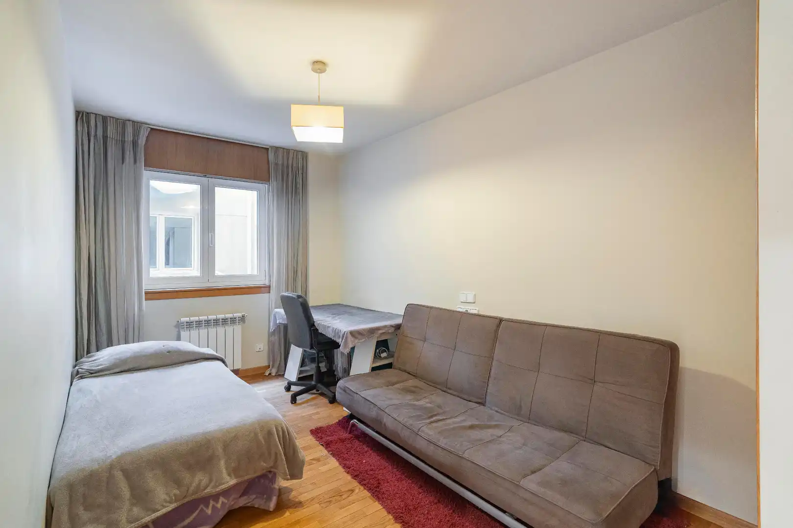 Schlafzimmer von Wohnungen zum Verkauf in A Coruña Capital  mit Heizung, Parkett und Abstellraum