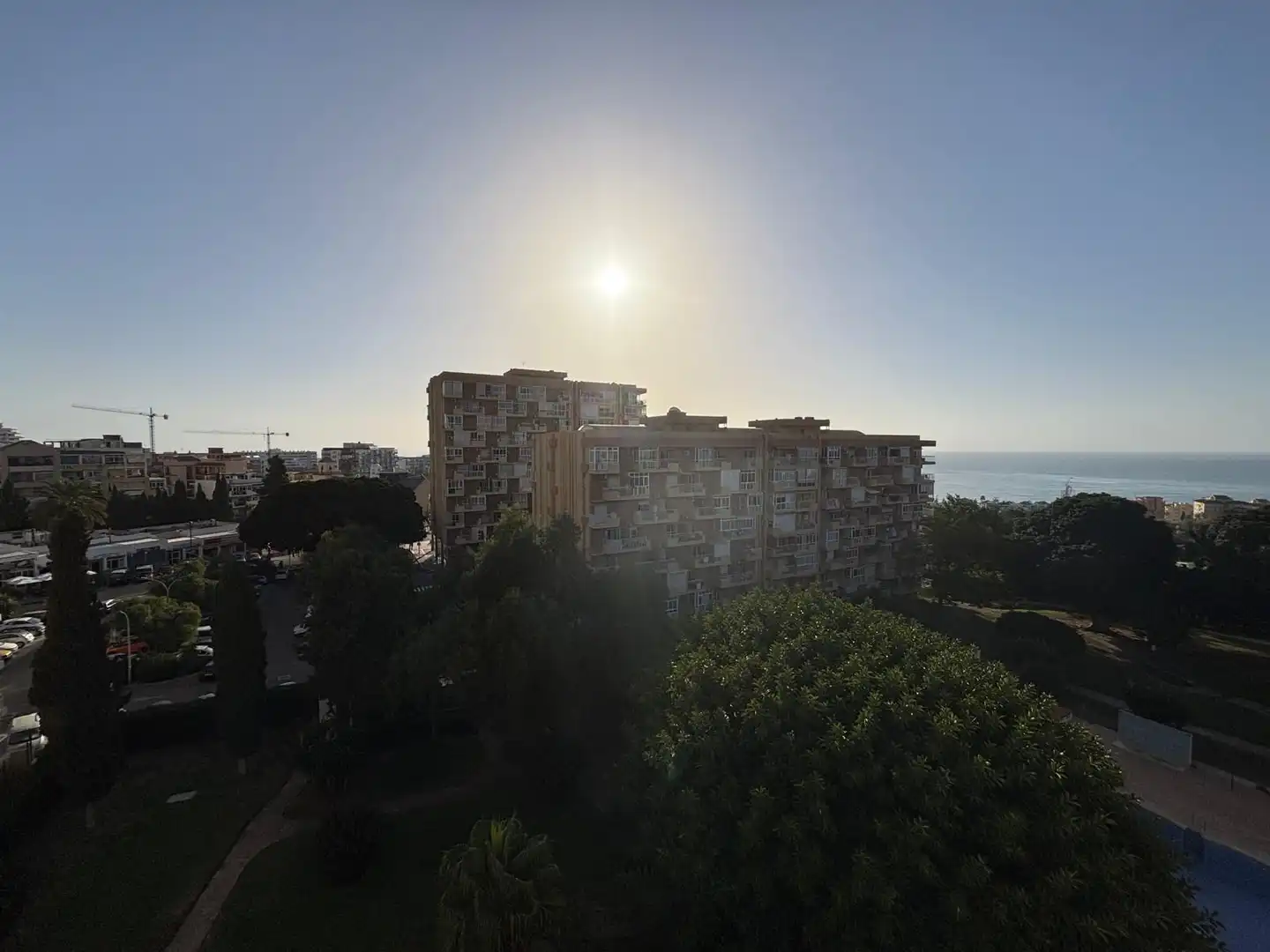 Vista exterior de Estudio de alquiler en Benalmádena con Terraza, Amueblado y Piscina comunitaria