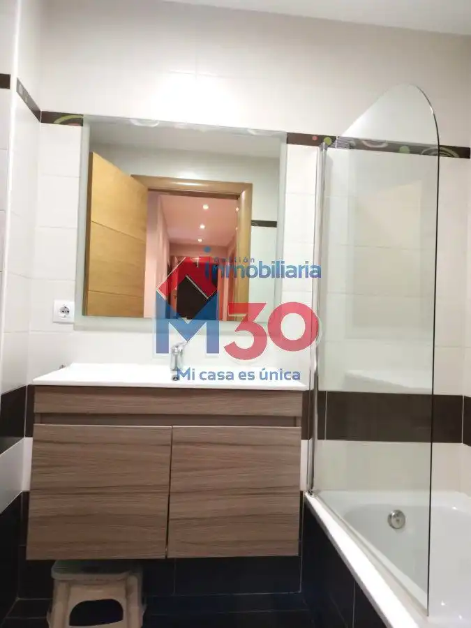 Baño de Piso en venta en Miranda de Ebro con Calefacción, Terraza y Trastero