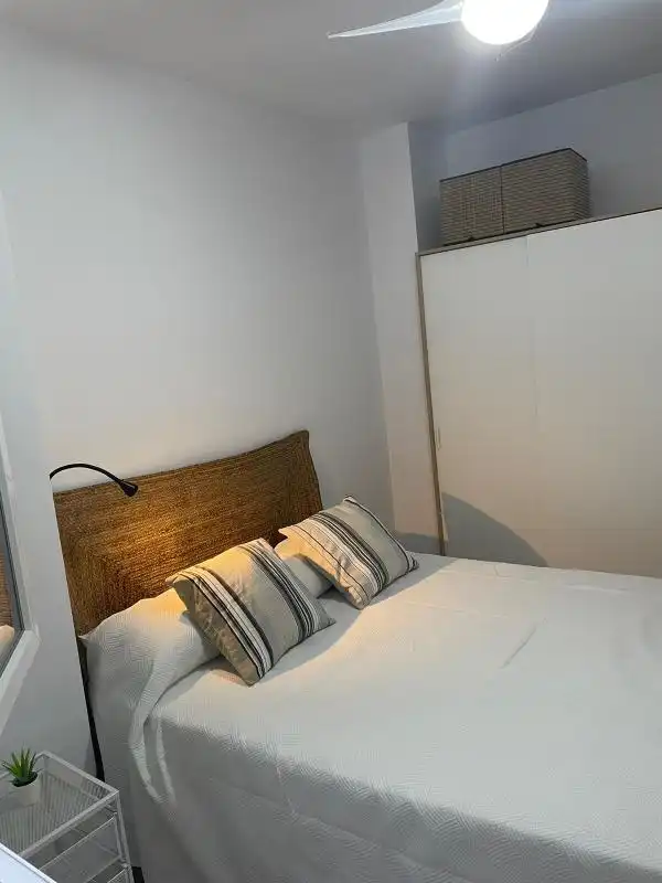 Habitación de Planta baja de alquiler en Sevilla con Aire acondicionado, Calefacción y Amueblado