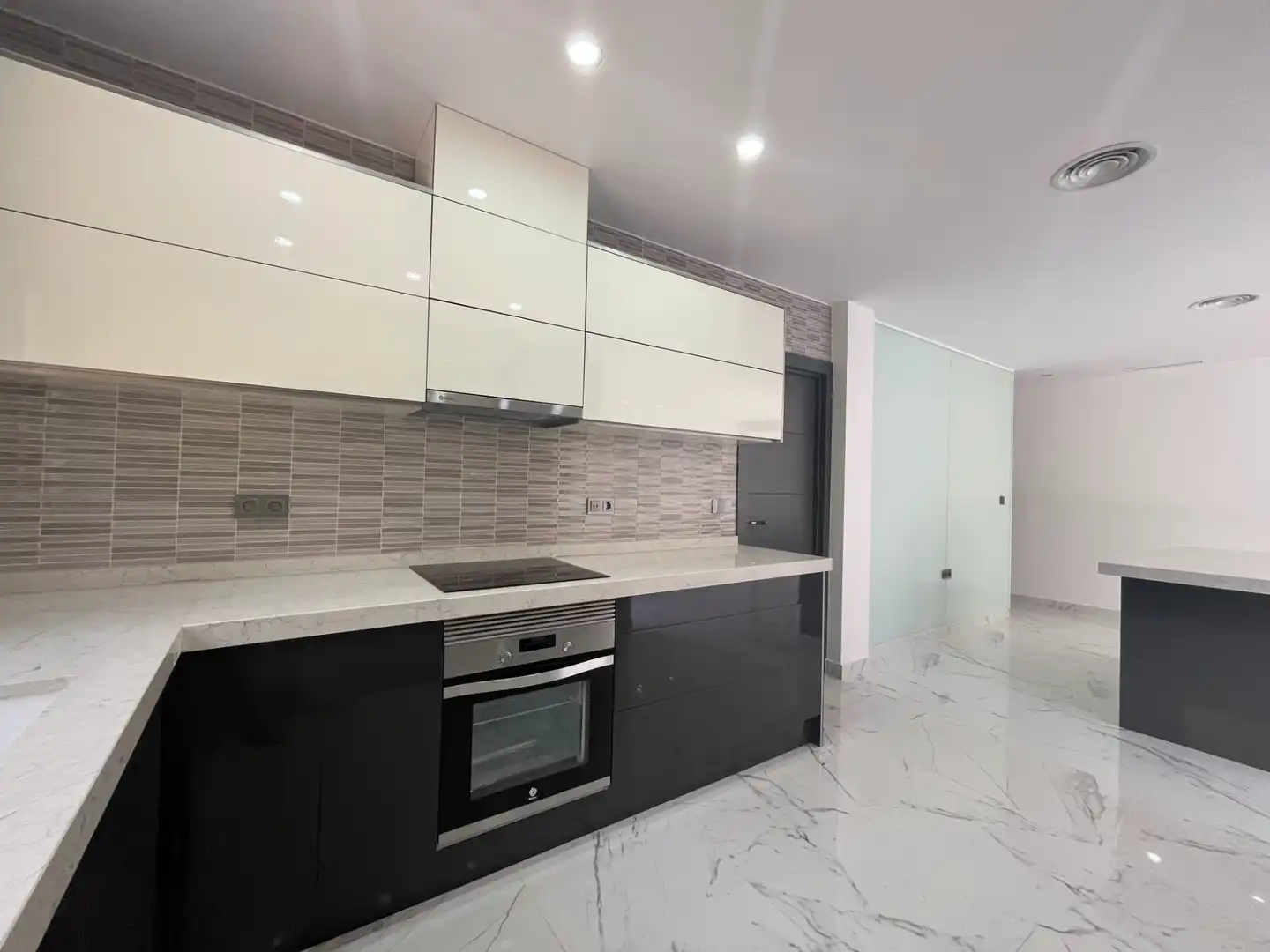 Cocina de Casa o chalet en venta en Orihuela con Jardín privado, Terraza y Piscina