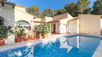 Vista exterior de Casa o xalet en venda en Altea amb Aire condicionat, Terrassa i Piscina