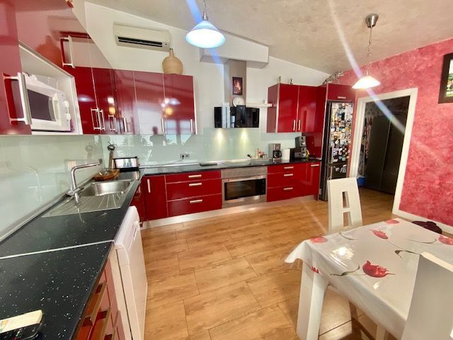 Kitchen of House or chalet for sale in Carranque  with Air Conditioner, Heating and Private garden